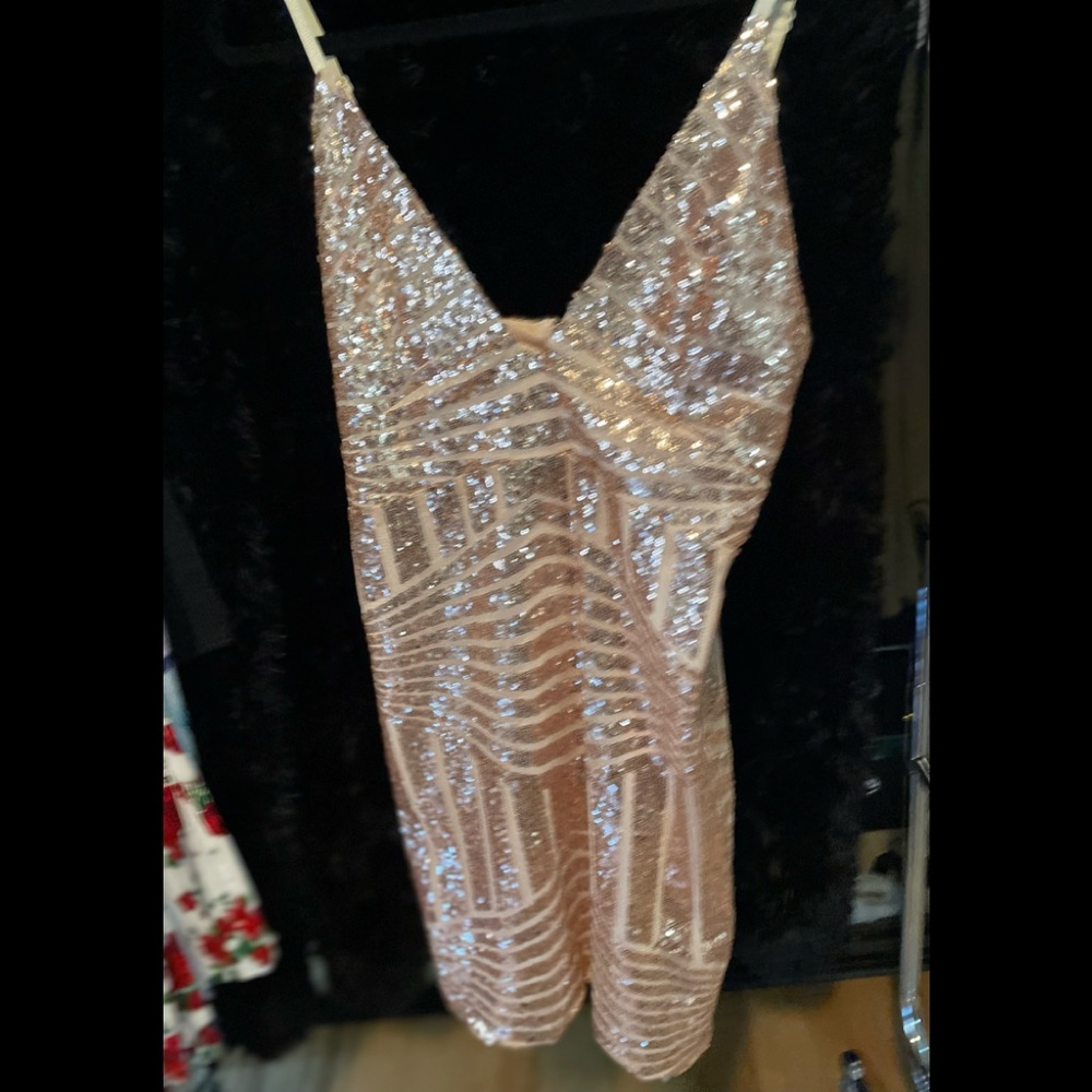 Sparkly bodycon dress heaven!